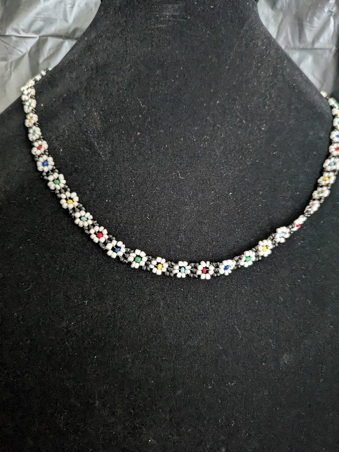 Daisy necklace